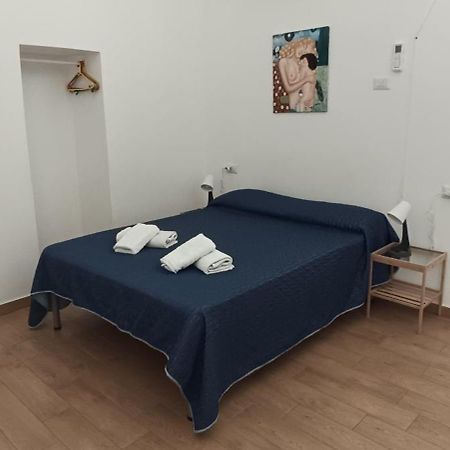 Casa Laura Oliva Mancini Bed & Breakfast Napoli Dış mekan fotoğraf
